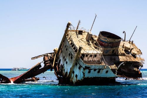 shipwreck sea sunken