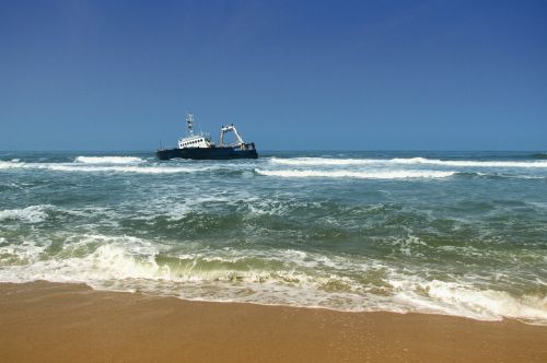 shipwreck ocean sea