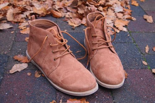 shoe boots feet