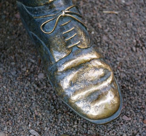 shoe metal memorial