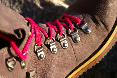shoe trekking eyelets