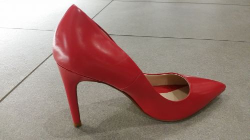 shoe woman red