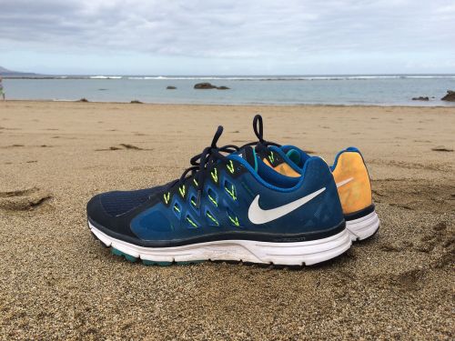 shoes run beach