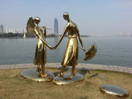 shuzhou statue golden