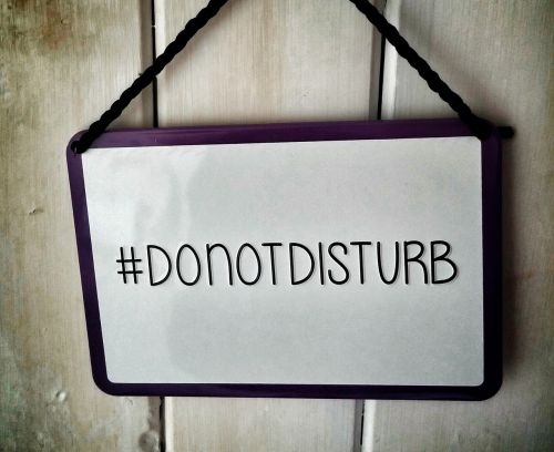sign disturb do not disturb