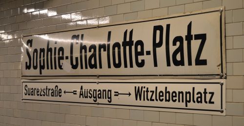 sign berlin ubahn