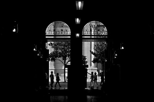 silhouettes city door