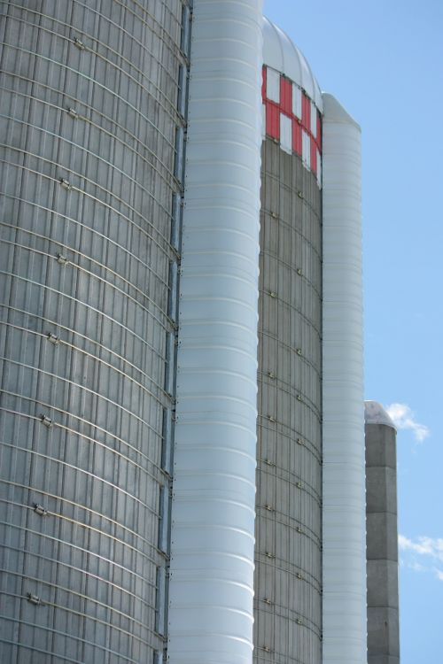 silos farm building