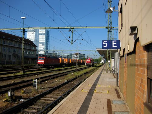 sing railway station track