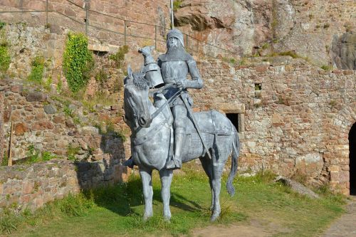 sir hugh calveley sculpture knight on a charger
