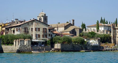 sirmione garda italy