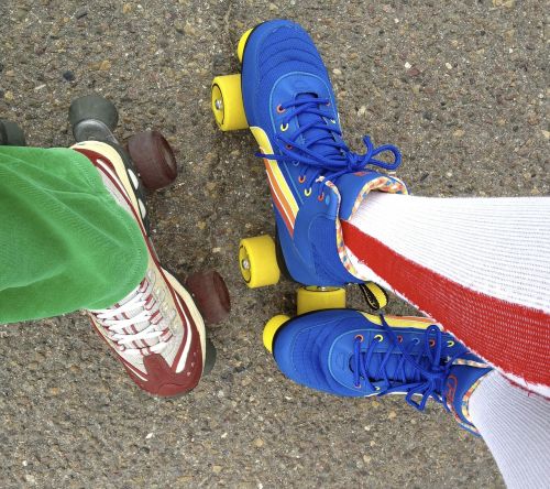 skate roller skating feet