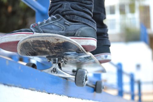 skate child jump