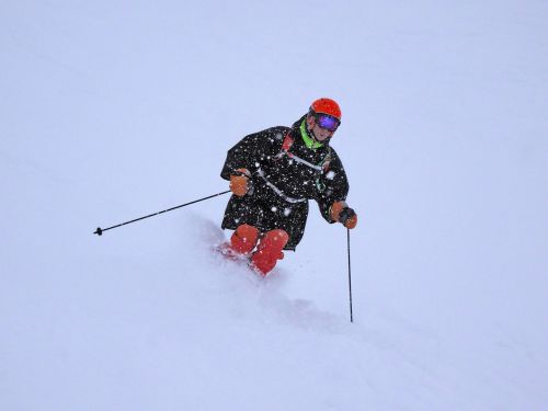 ski virgin snow white