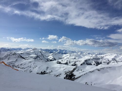 ski mountain sky