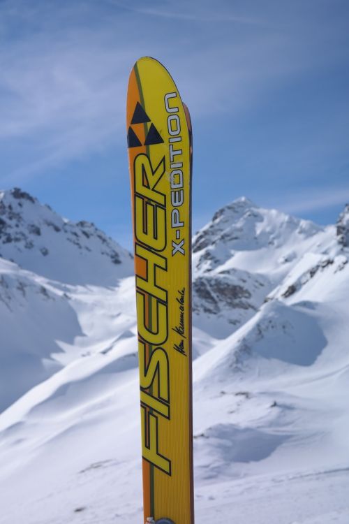 ski skiing surreptitious advertising