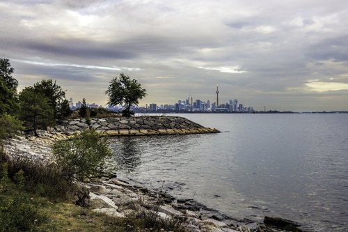 skies  toronto  lake