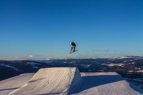 skiing freestyle jump