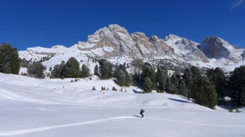 skiing dolomites snow