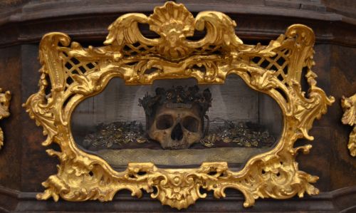 skull grave spooky