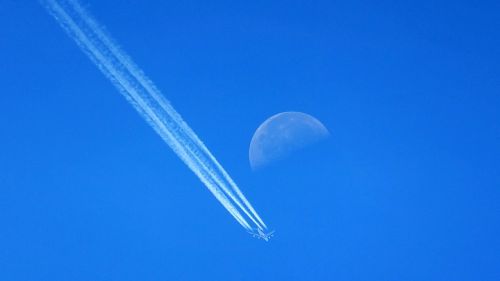 sky moon plane