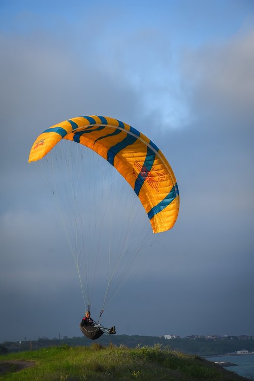 sky  parachute  glider