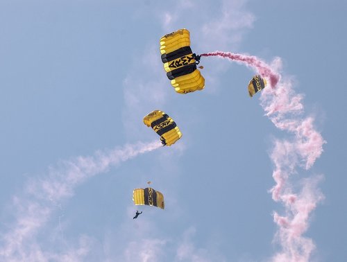 skydive  skydivers  parachute