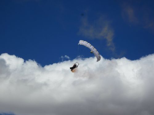 skydiver parachute california