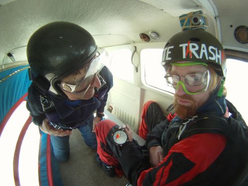 skydiving sky parachuting