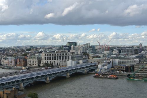 skyline london thames