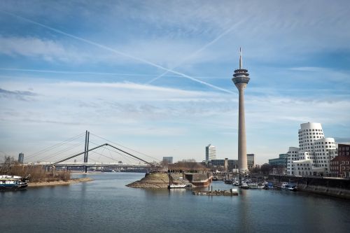 skyline düsseldorf rhine