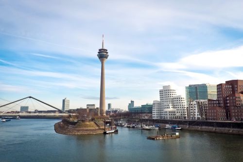 skyline düsseldorf rhine