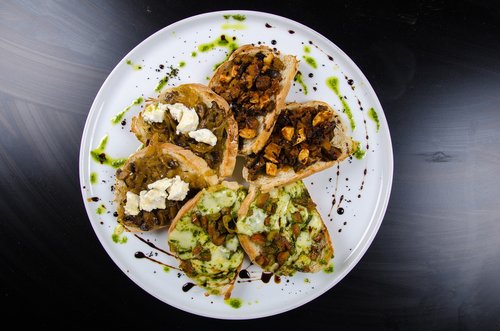 slices of bread  brusquetas  breads