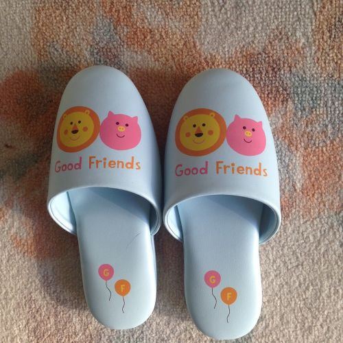 slippers food chain friendship