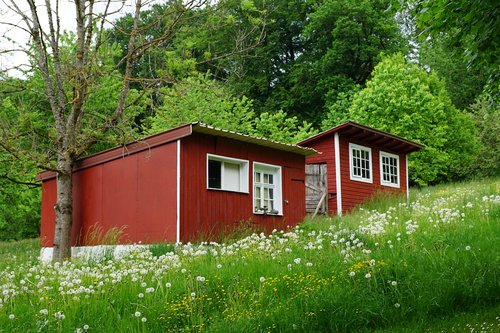 small  house  barn