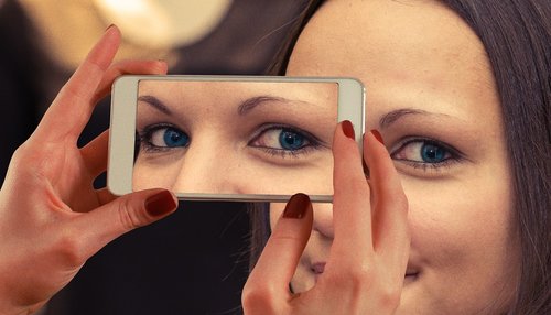 smartphone  face  woman
