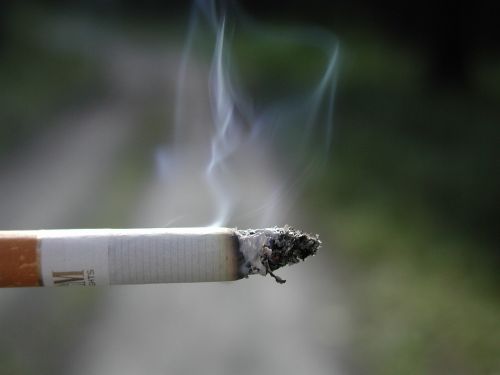 smoking cigarette lung cancer