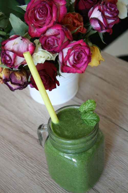 smoothie spinach fruit
