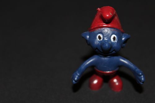 smurf figure blue