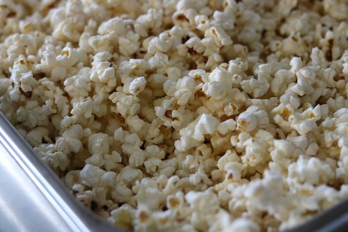 snack  popcorn  white