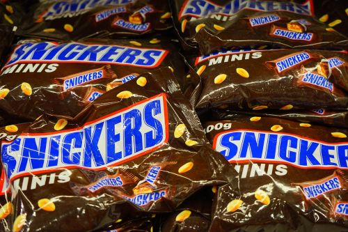 snickers candy bar chocolate