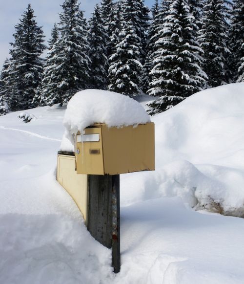 snow letterbox white