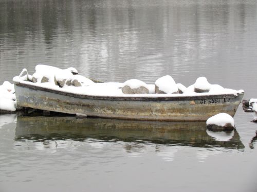 snow boat winter