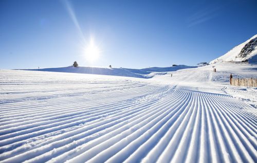snow mountain ski