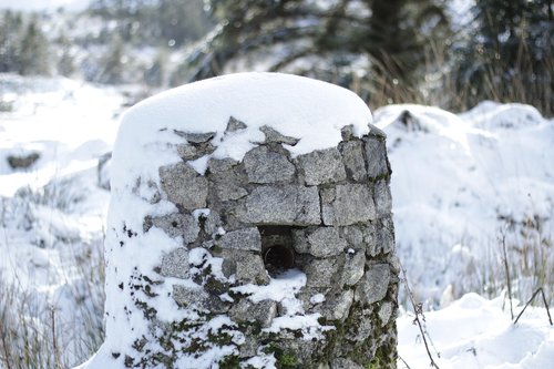 snow  winter  stone