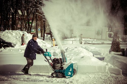 snow  cleaning  man
