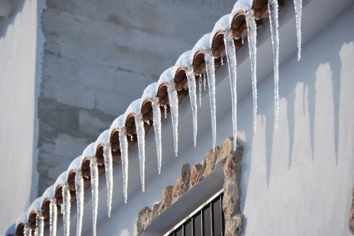 snow roof people