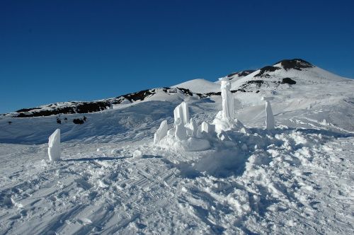 snow mountain sculptures