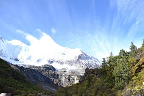 snow mountain the scenery beautiful