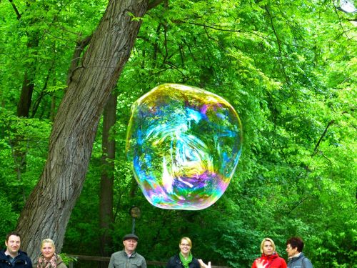 soap bubble fly weightless